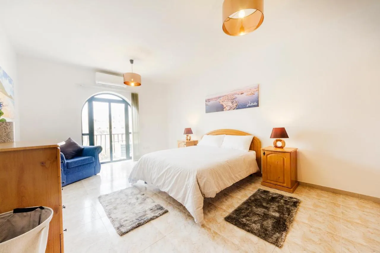 Central 3 Bedroom Entire Apartment Msida