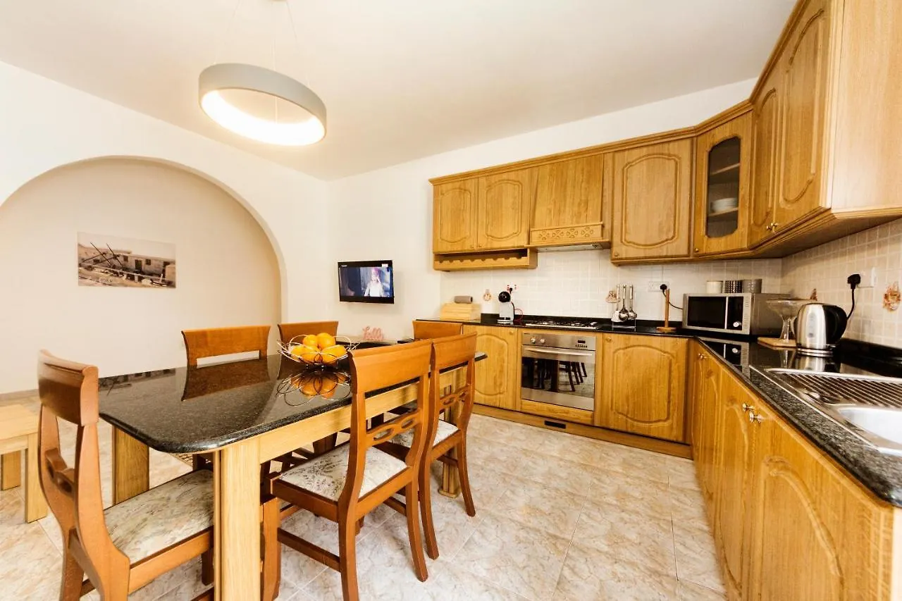 Central 3 Bedroom Entire Apartment Msida